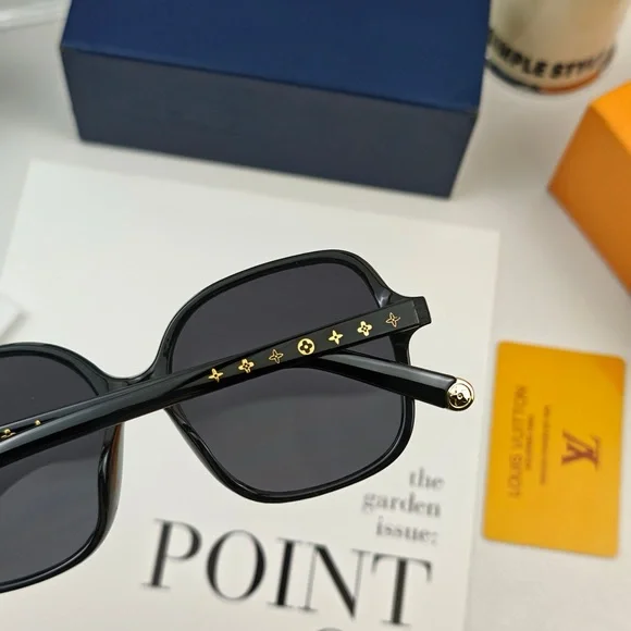 Louis Vuitton Brown Oversized Sunglasses - Picture 4 of 13